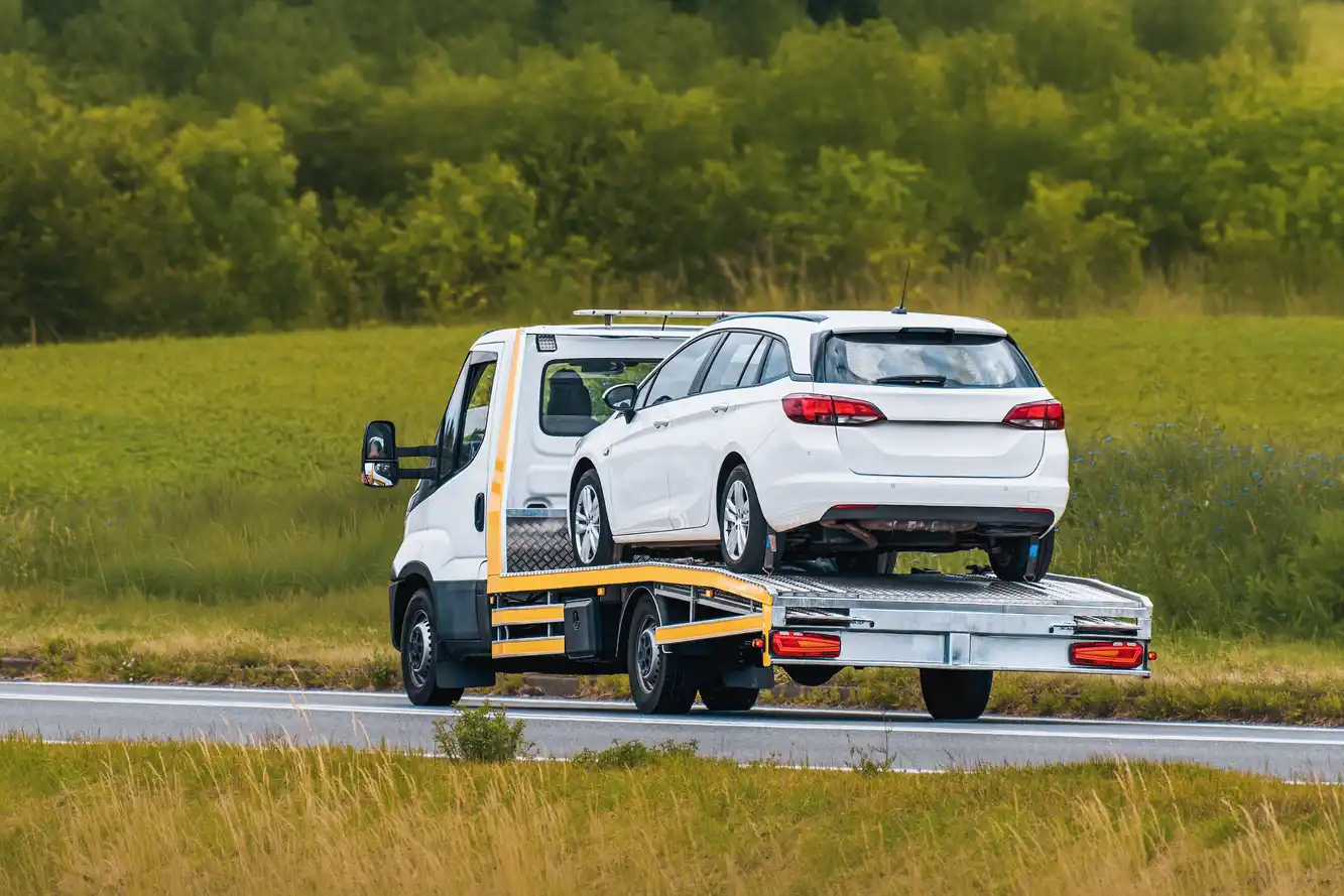 Tow truck on Keysborough road at dusk
